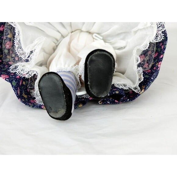 Madame Alexander Mother Goose with Goose 8" Doll 11620 w Stand 1997 - Picture 8 of 12